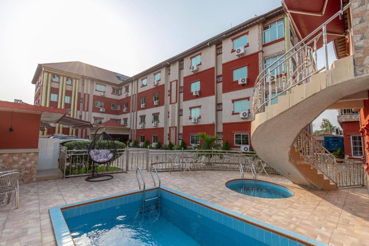 Ag Hotel And Suites Ogbodjo Εξωτερικό φωτογραφία