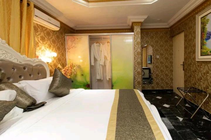 Ag Hotel And Suites Ogbodjo Εξωτερικό φωτογραφία